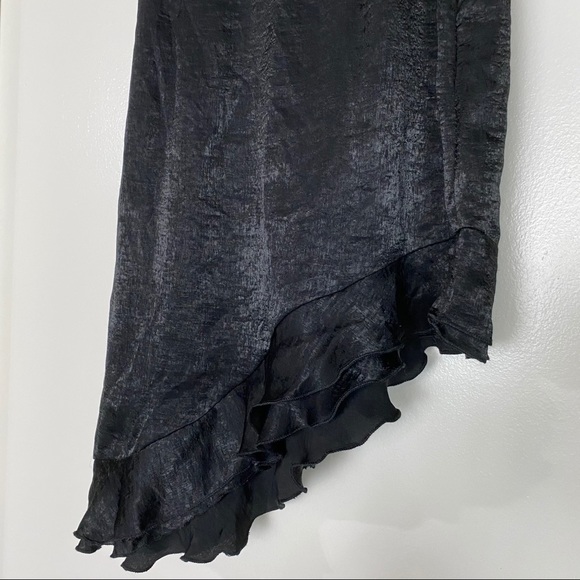🌟Boohoo NWT Satin Asymmetric Ruffle Skirt Size 4 - Picture 2 of 8